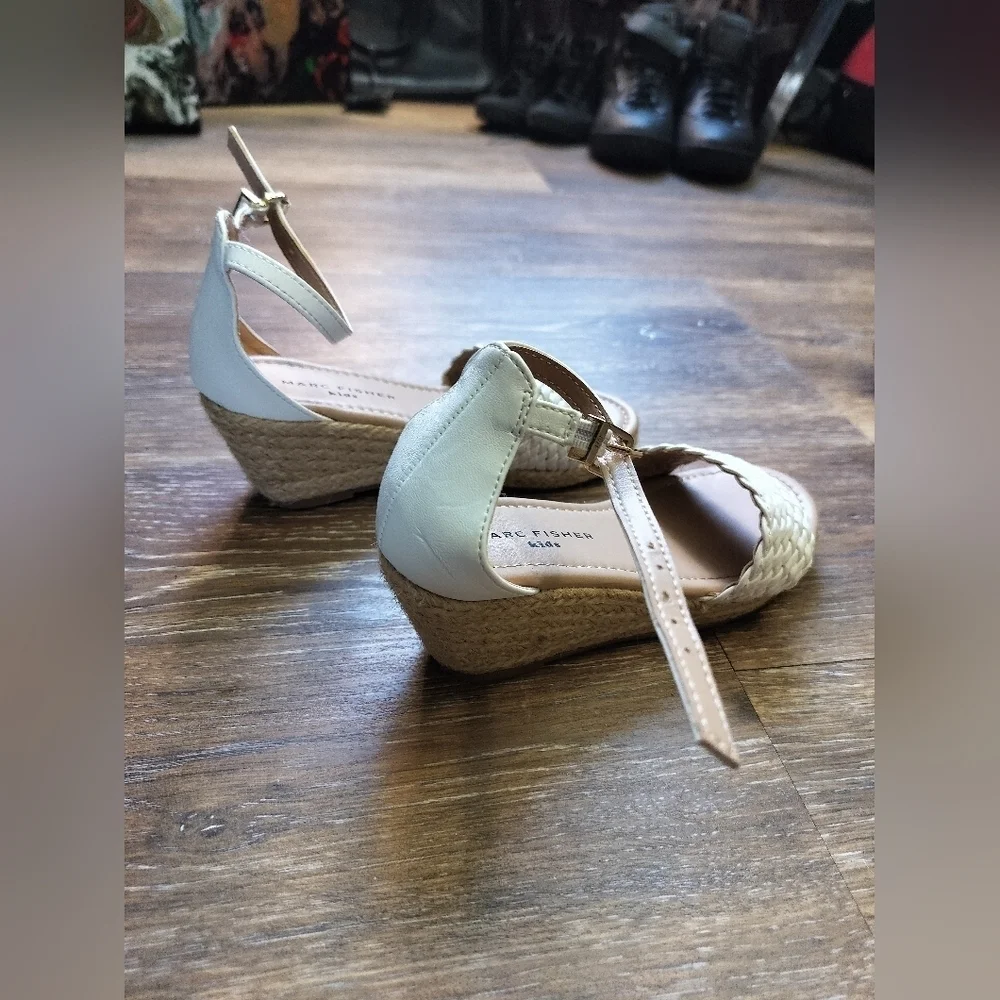 Marc Fisher Kids Sandals Cream US Size 13